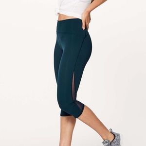 Lululemon train times crop 17inch jaded color sz 2